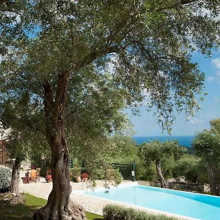 Vila Kastanida House *